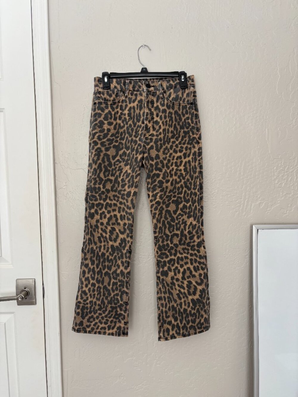 NWOT Good American Good Standard Kick Flare Jeans Leopard Print Size 4/27 - Picture 5 of 8